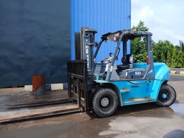 FORKLIFT 5T